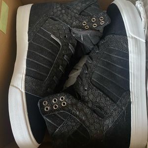 Supra men’s shoes size 8.5 new in box